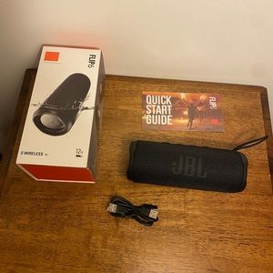 JBL FLIP6 Portable Speaker